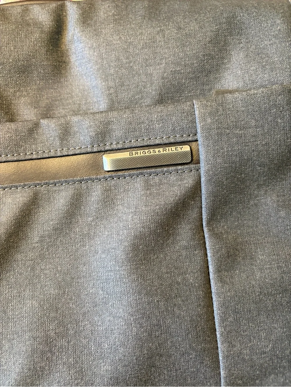 Briggs & Riley Gray Messenger Laptop Bag with Black Strap